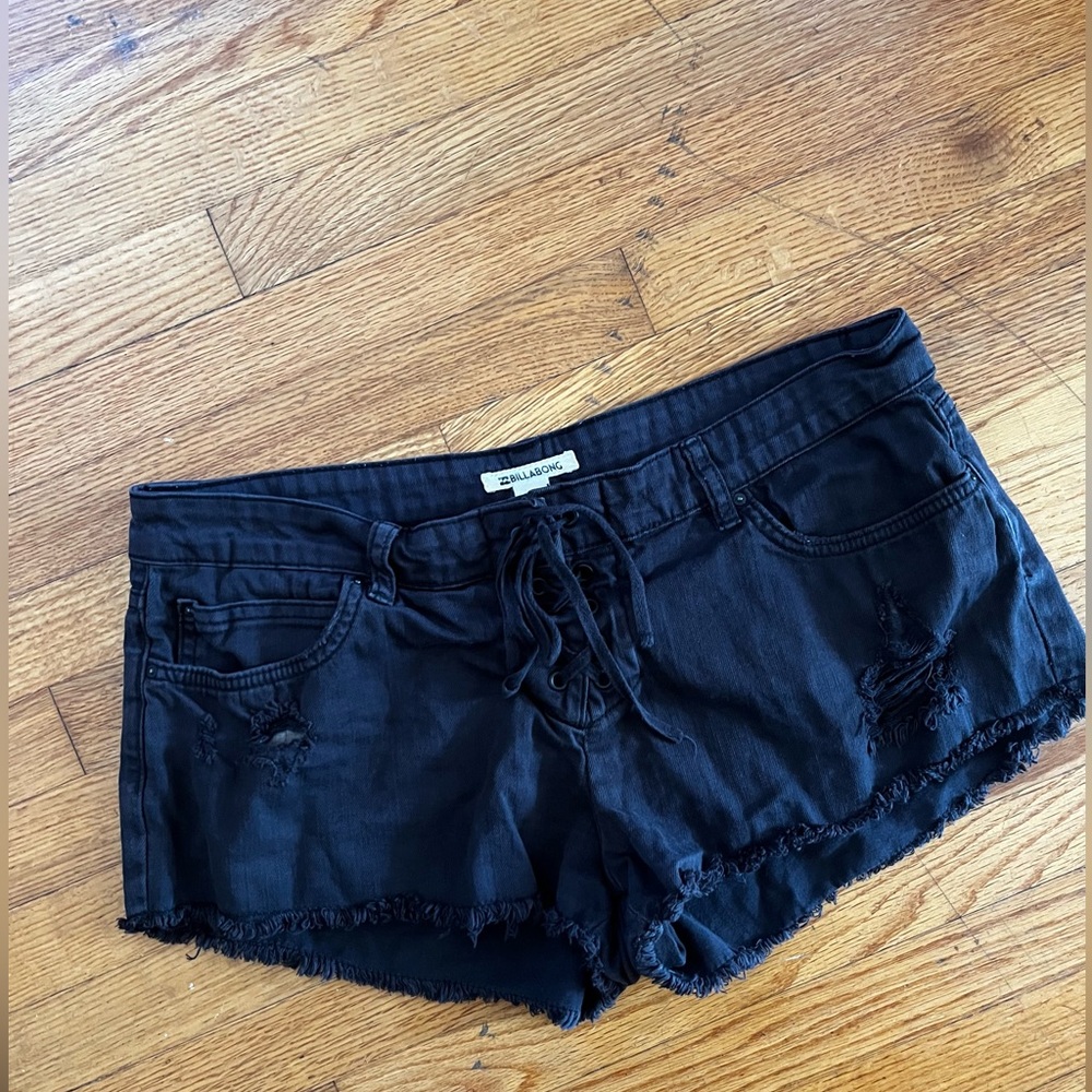 Billabong ✨🖤 lite hearted shorts women’s size 27 black / dark grey